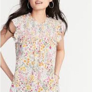 Floral flutter sleeve blouse